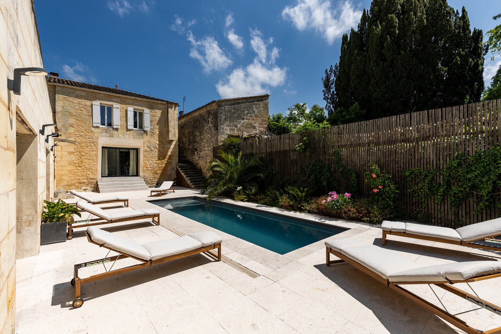 Lire la suite à propos de l’article Location de vacances pour 12 personnes en Gironde