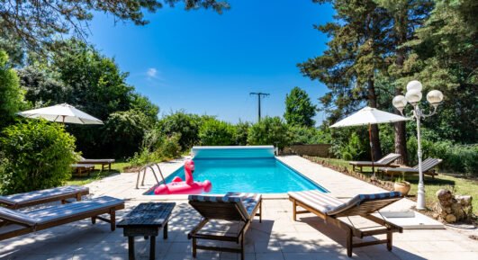 Photos professionnelles : valoriser une maison avec piscine à la campagne