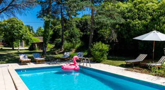 Décoration et standards : donner une identité cohérente à sa location