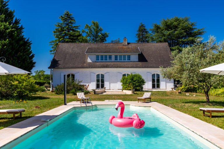 Lire la suite à propos de l’article Investir dans le Médoc en meublé de tourisme avec piscine