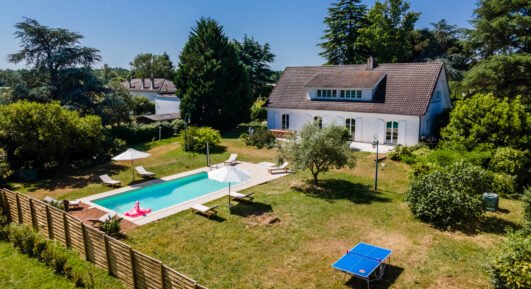 Confier une maison de campagne avec piscine à une conciergerie en Gironde